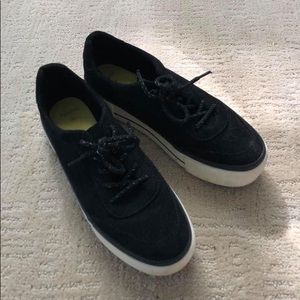 Bershka never worn black sneakers